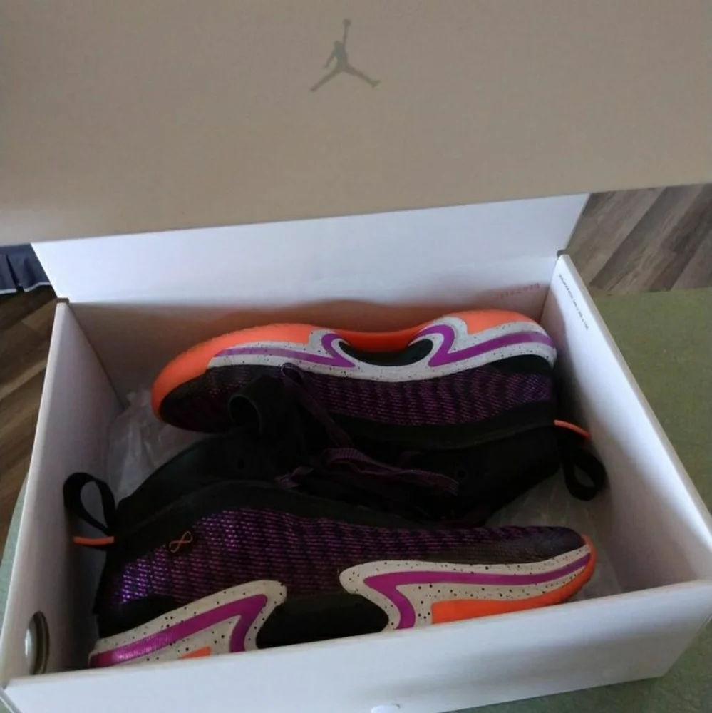 Jordan 36 - Picture 1 of 4